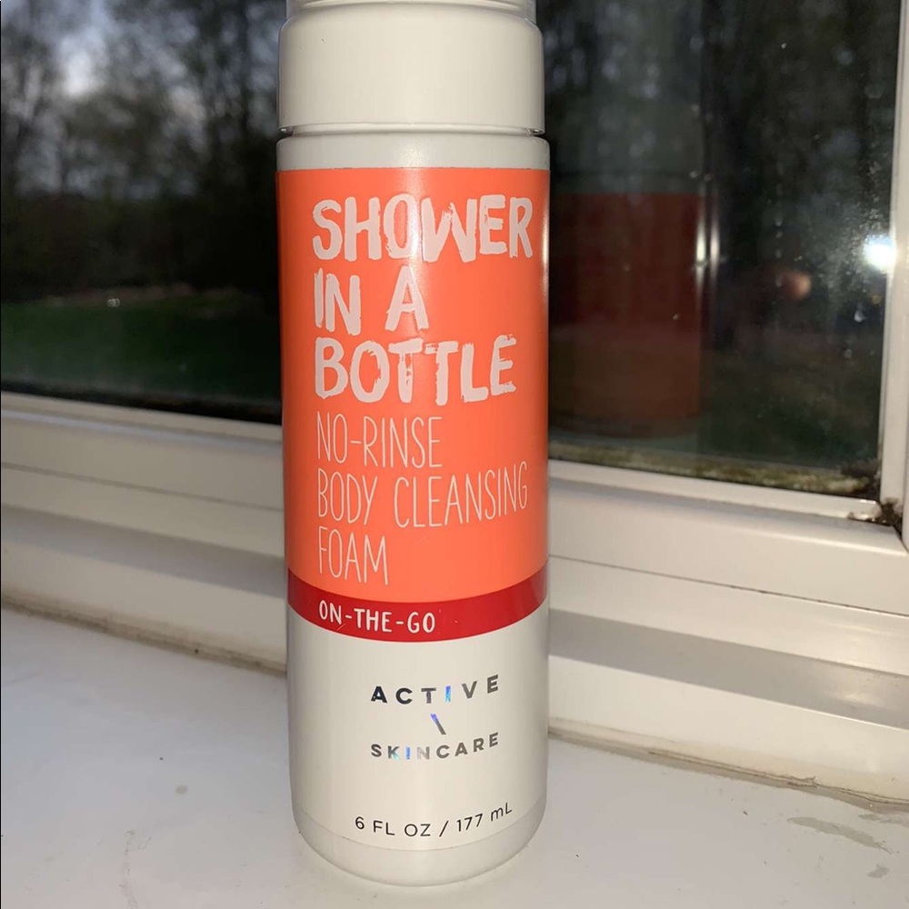 *NEVER USED *Bath&body shower in a bottle